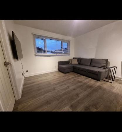 Modern 2 Bed Apartment & Free Parking Canterbury Exteriör bild