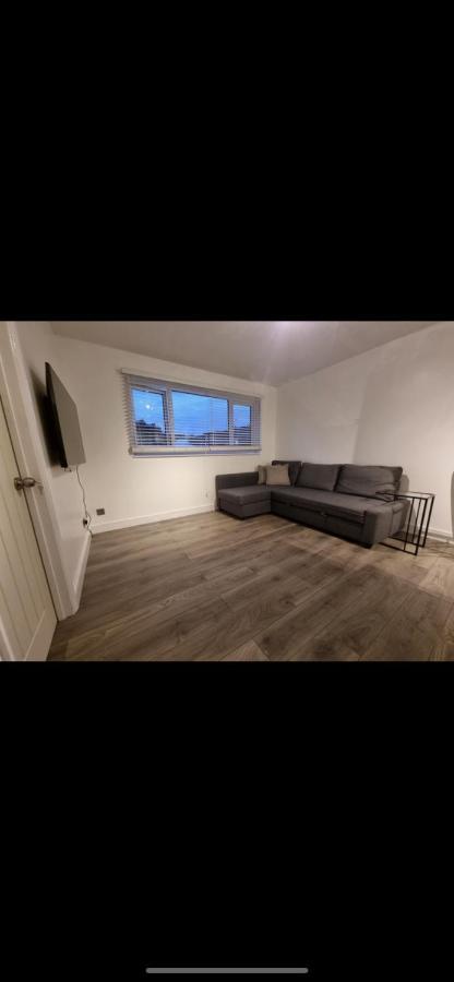 Modern 2 Bed Apartment & Free Parking Canterbury Exteriör bild