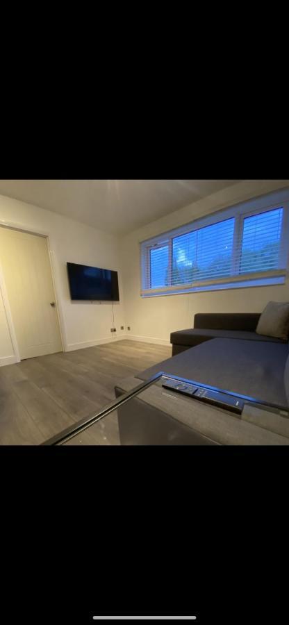 Modern 2 Bed Apartment & Free Parking Canterbury Exteriör bild
