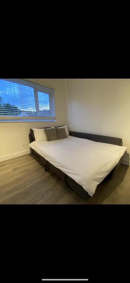Modern 2 Bed Apartment & Free Parking Canterbury Exteriör bild