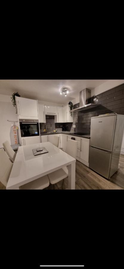 Modern 2 Bed Apartment & Free Parking Canterbury Exteriör bild